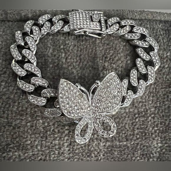 Women’s Cuban link bracelet with butterfly charm and diamond simulant CZs - Picture 9 of 9